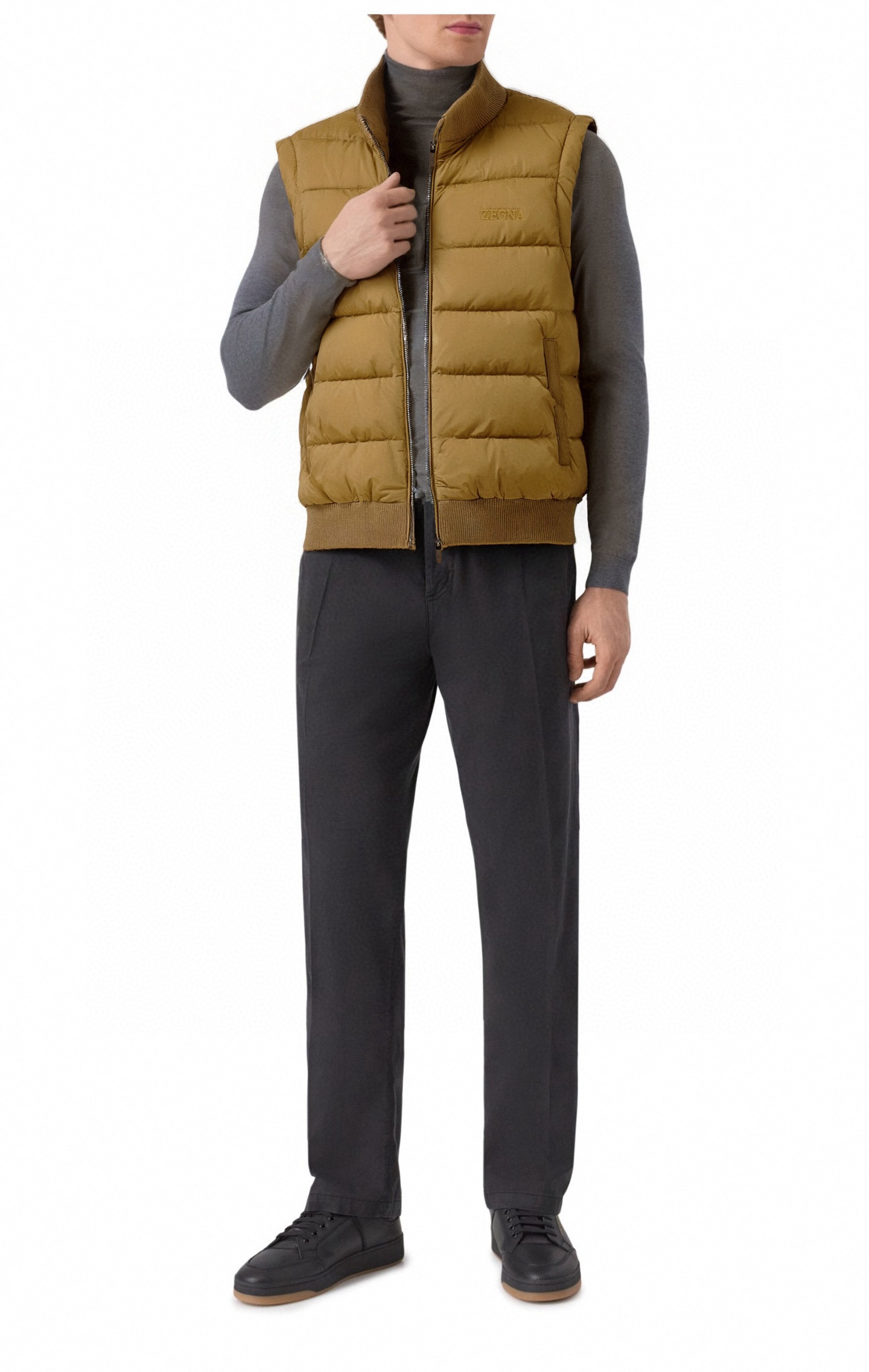 顶级品质>(羽绒系列)专柜官网同步发售！辅料全部原版定制出品，贸易公司真品订单。高级定制进口面料，以天然