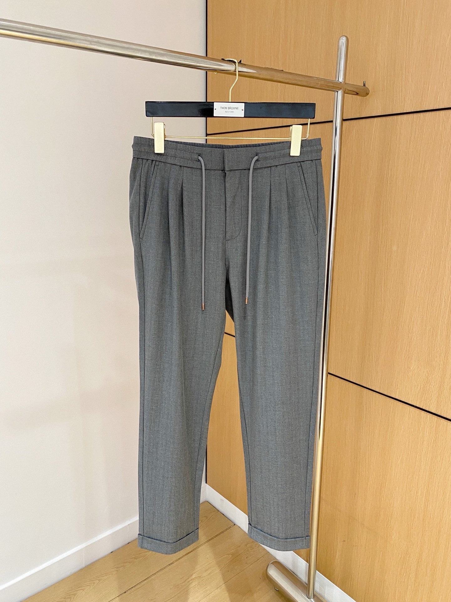 NO:711915,Can be released after the New Year with top quality>on the official website of the counter! All auxiliary materials are original custom-made and genuine orders from trading companies. Advanced custom-made imported fabrics are extracted from natural plant fibers. They are lighter and thinner than ordinary cotton fabrics. They are soft to the touch and comfortable to wear. They are not likely to irritate the skin at all. The fabric has good hygroscopicity and breathability. Size: 48-58,,19860909可年后 顶级品质>专柜官网同步发售！辅料全部原版定制出品,贸易公司真品订单.高级定制进口面料,以天然植物纖維提炼出来,比一般棉织物轻薄 手感柔软,穿着舒适 完全不易有刺激皮肤 面料吸湿性、透气性良好 尺码: 48-58,,,Men's clothing