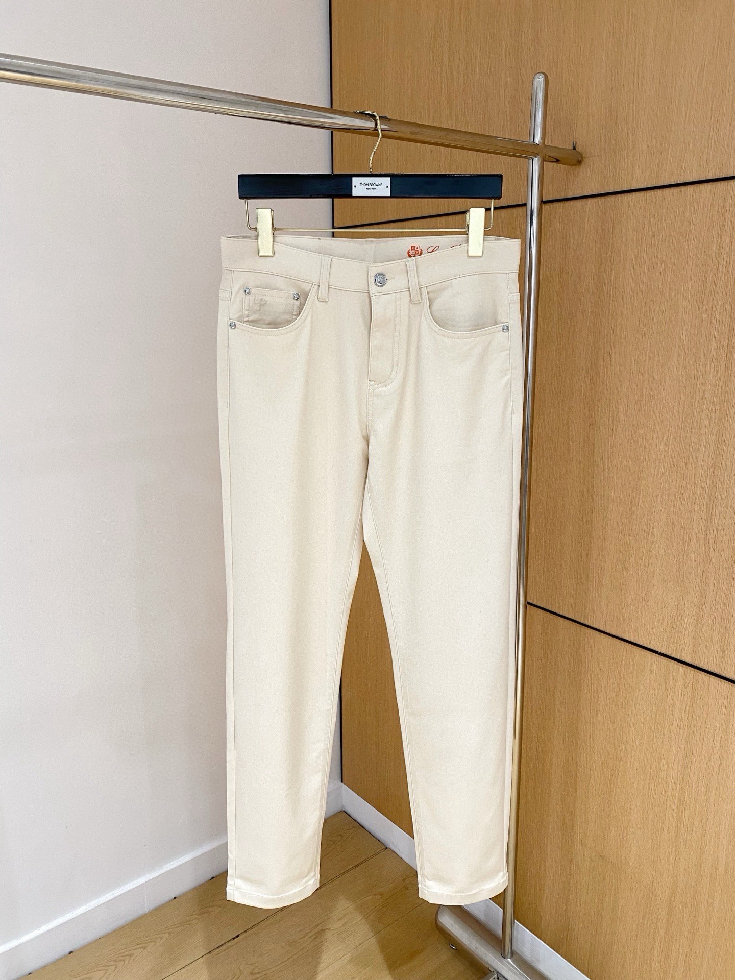 NO:711903,Top quality can be released simultaneously on the official website of the counter after the new year! All auxiliary materials are original custom-made and genuine orders from trading companies. Advanced custom-made imported fabrics are extracted from natural plant fibers. They are lighter and thinner than ordinary cotton fabrics. They feel soft and comfortable to wear. They are not easy to irritate the skin at all. The fabric has good hygroscopicity and breathability. Size: 30-36, no 35,,19860909可年后顶级品质>专柜官网同步发售！辅料全部原版定制出品,贸易公司真品订单.高级定制进口面料,以天然植物纖維提炼出来,比一般棉织物轻薄 手感柔软,穿着舒适 完全不易有刺激皮肤 面料吸湿性、透气性良好 尺码: 30-36无35,,,Men's clothing