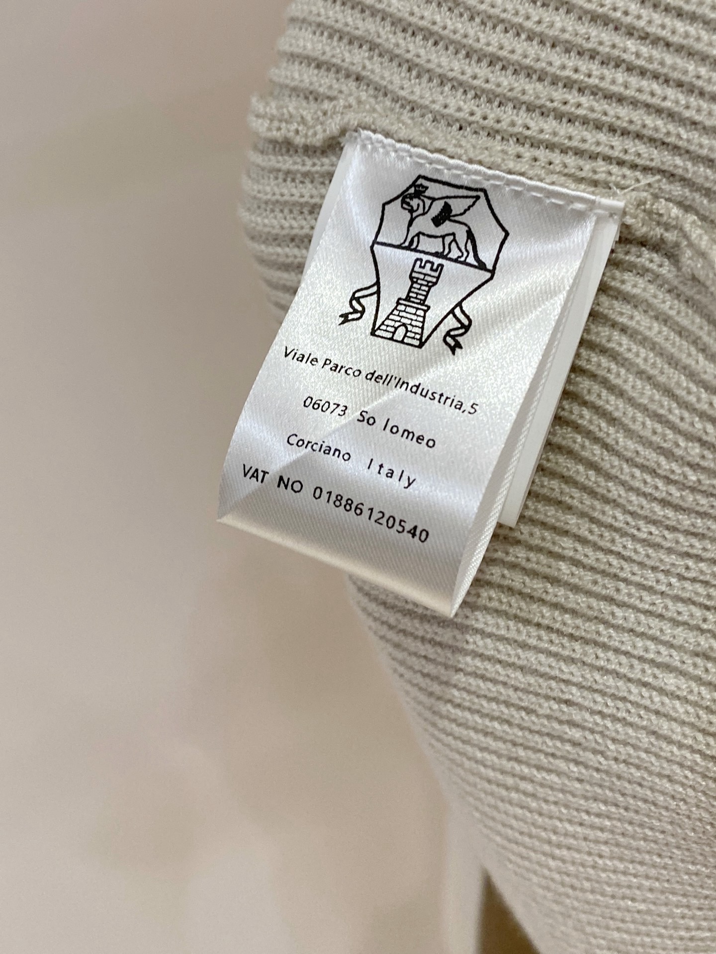 顶级品质>(针织系列)专柜官网同步发售！辅料全部原版定制出品，贸易公司真品订单。高级定制进口面料，以天然植物纖維提炼出来