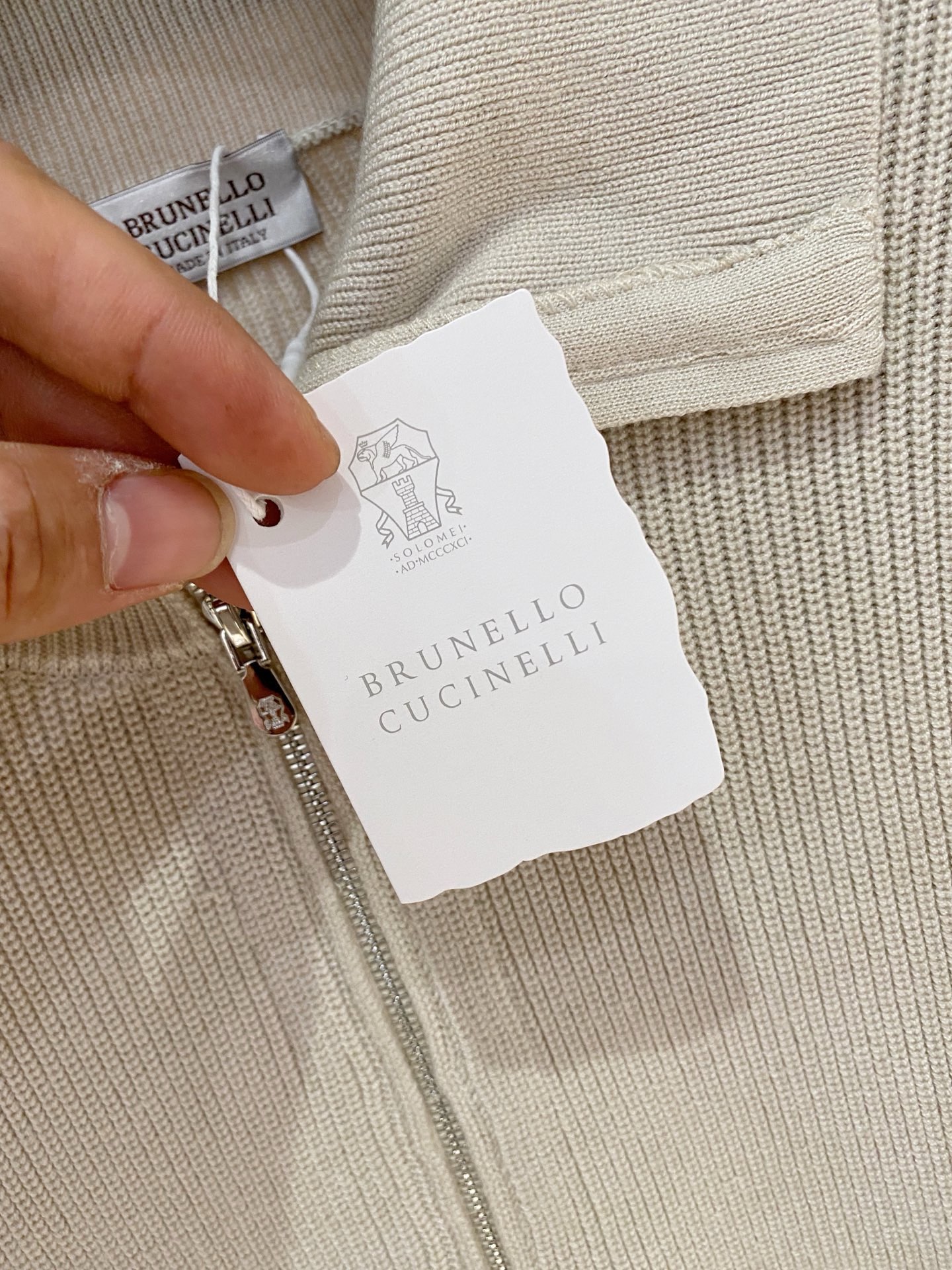 顶级品质>(针织系列)专柜官网同步发售！辅料全部原版定制出品，贸易公司真品订单。高级定制进口面料，以天然植物纖維提炼出来