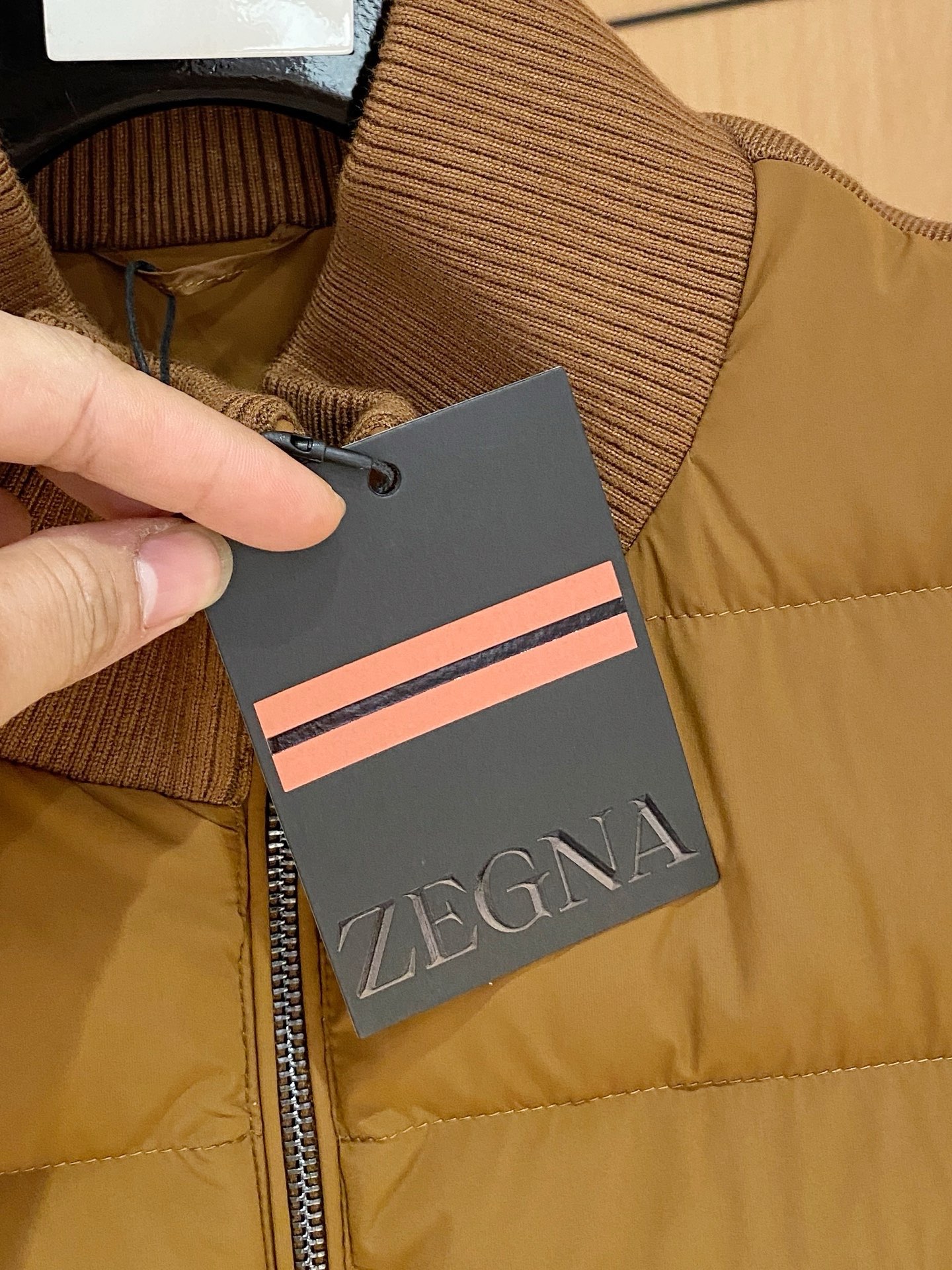 羽绒服 高级货 <羽绒系列> 26秋冬最新款式 专柜官网同步发售!辅料全部原版定制出品,贸易公司真品订单。高级定制进口面 羽绒服 高级货 <羽绒系列> 26秋冬最新款式 专柜官网同步发售!辅料全部原版定制出品,贸易公司真品订单。高级定制进口面
