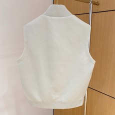 羽绒服 高级货 <羽绒系列> 26秋冬最新款式 专柜官网同步发售!辅料全部原版定制出品,贸易公司真品订单。高级定制进口面 羽绒服 高级货 <羽绒系列> 26秋冬最新款式 专柜官网同步发售!辅料全部原版定制出品,贸易公司真品订单。高级定制进口面