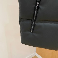 羽绒服 高级货 <羽绒系列> 26秋冬最新款式 专柜官网同步发售!辅料全部原版定制出品,贸易公司真品订单。高级定制进口面 羽绒服 高级货 <羽绒系列> 26秋冬最新款式 专柜官网同步发售!辅料全部原版定制出品,贸易公司真品订单。高级定制进口面