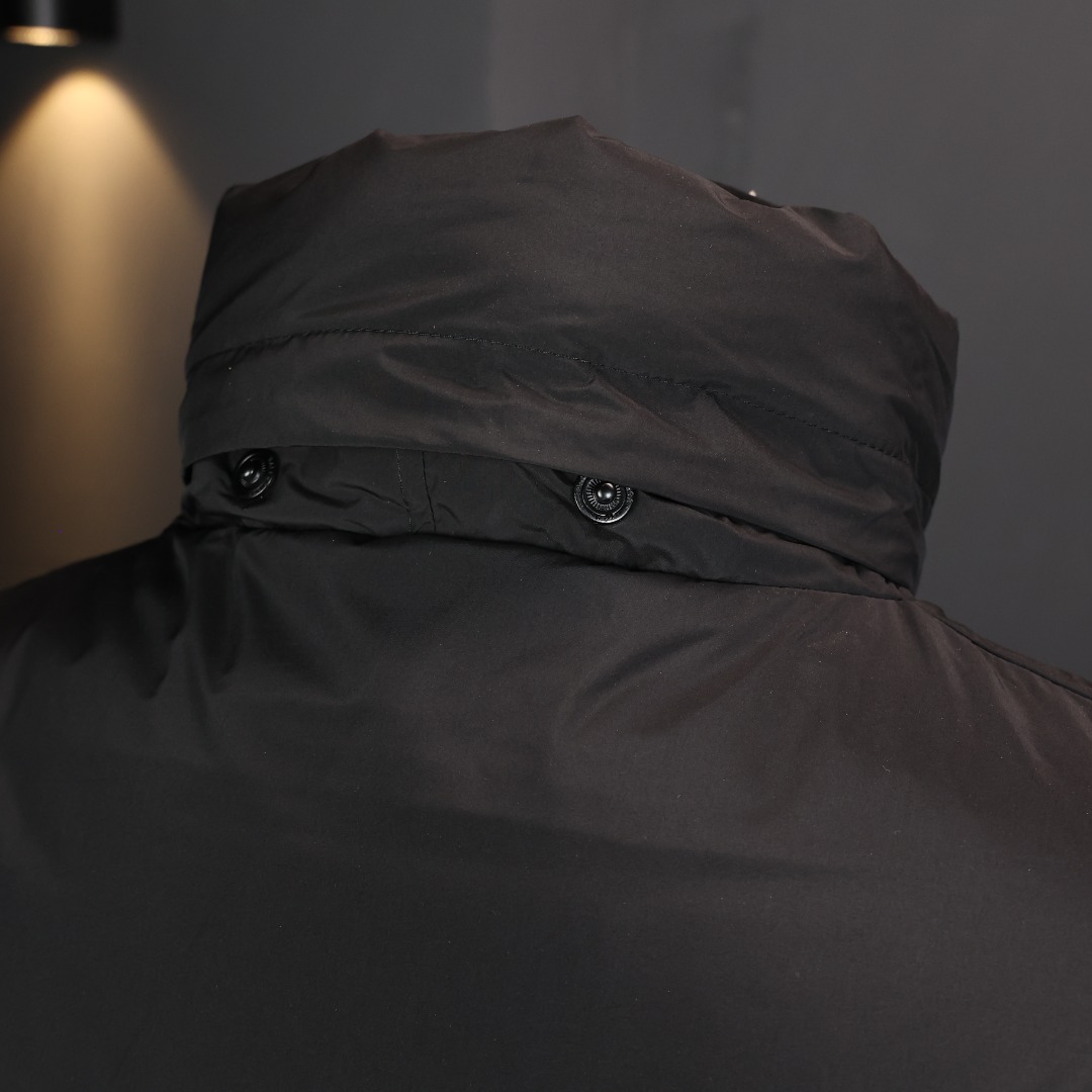 图片[7]-＃暖冬福利 BALENCIAGA/巴黎世家 BLCG 可乐海浪纹羽绒服 男女同款，OS版型，好穿到一年四季都可拥有，面料优选50D加密防水透气膜 ，90%纯白白鸭绒，充绒量260-305G， 轻薄柔软 ，更具保暖性，有非常优秀的蓬松度，不钻绒 ，廓形优美 更百搭，保暖时尚两不误，彰显不凡气质。 尺码：36 38 40 42 44 颜色：黑色 白色-选品中心