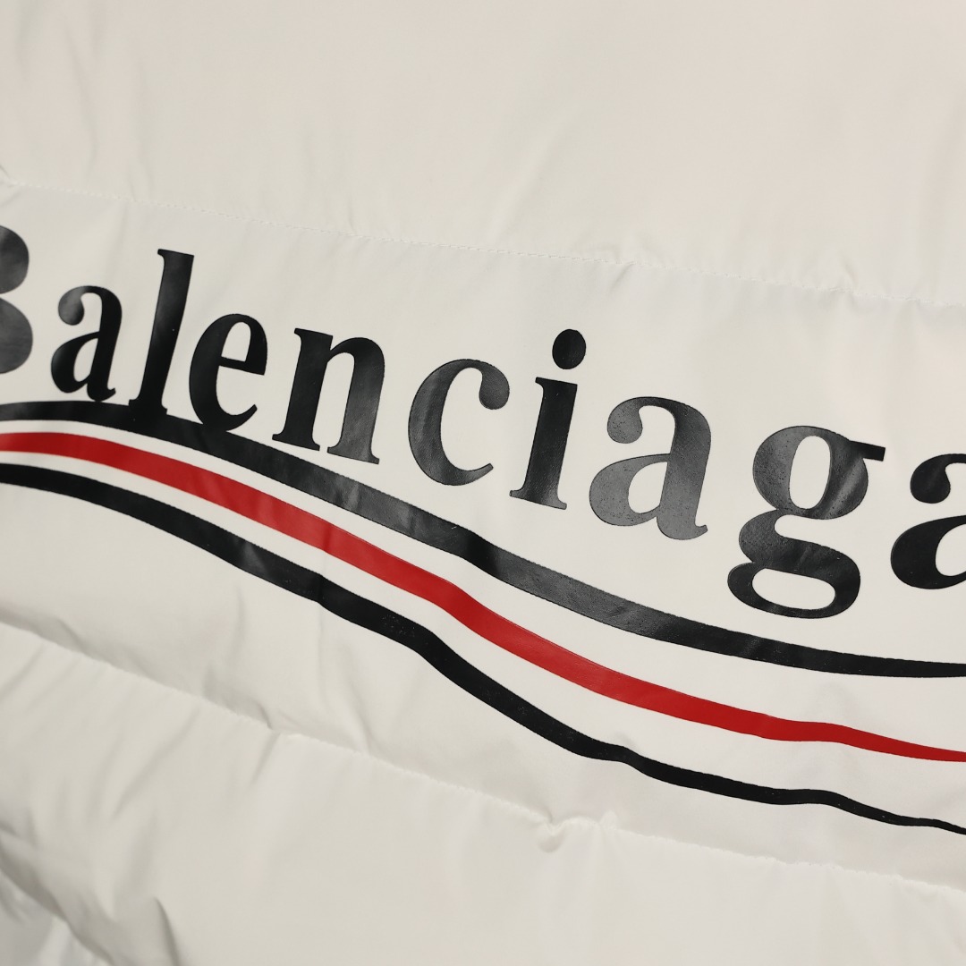 图片[8]-＃暖冬福利 BALENCIAGA/巴黎世家 BLCG 可乐海浪纹羽绒服 男女同款，OS版型，好穿到一年四季都可拥有，面料优选50D加密防水透气膜 ，90%纯白白鸭绒，充绒量260-305G， 轻薄柔软 ，更具保暖性，有非常优秀的蓬松度，不钻绒 ，廓形优美 更百搭，保暖时尚两不误，彰显不凡气质。 尺码：36 38 40 42 44 颜色：黑色 白色-选品中心