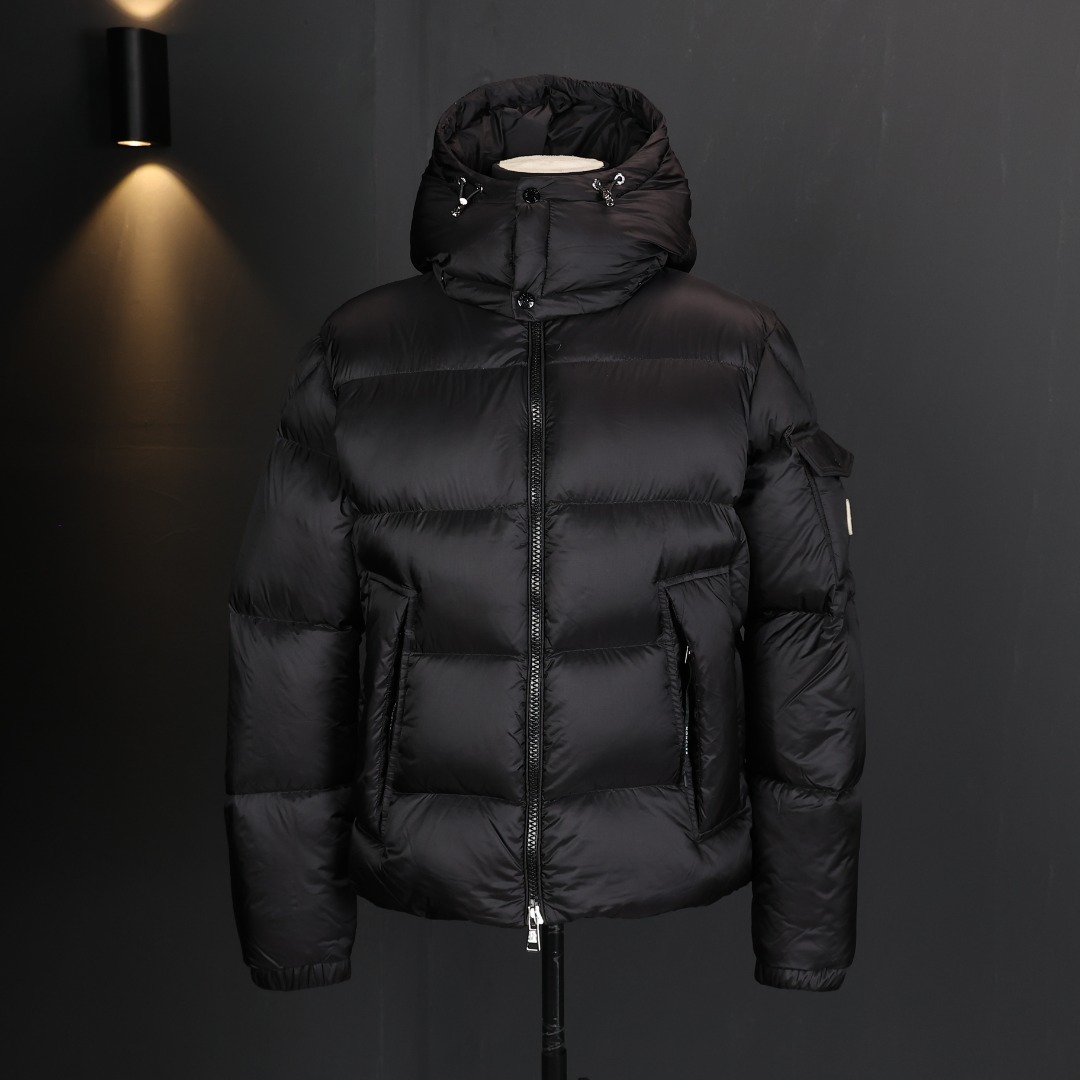 顶级
Moncler盟可睐 FW25 Couyere Hooded Short Down Jacket 连帽短款拉链羽绒服 
编码:A-AD15