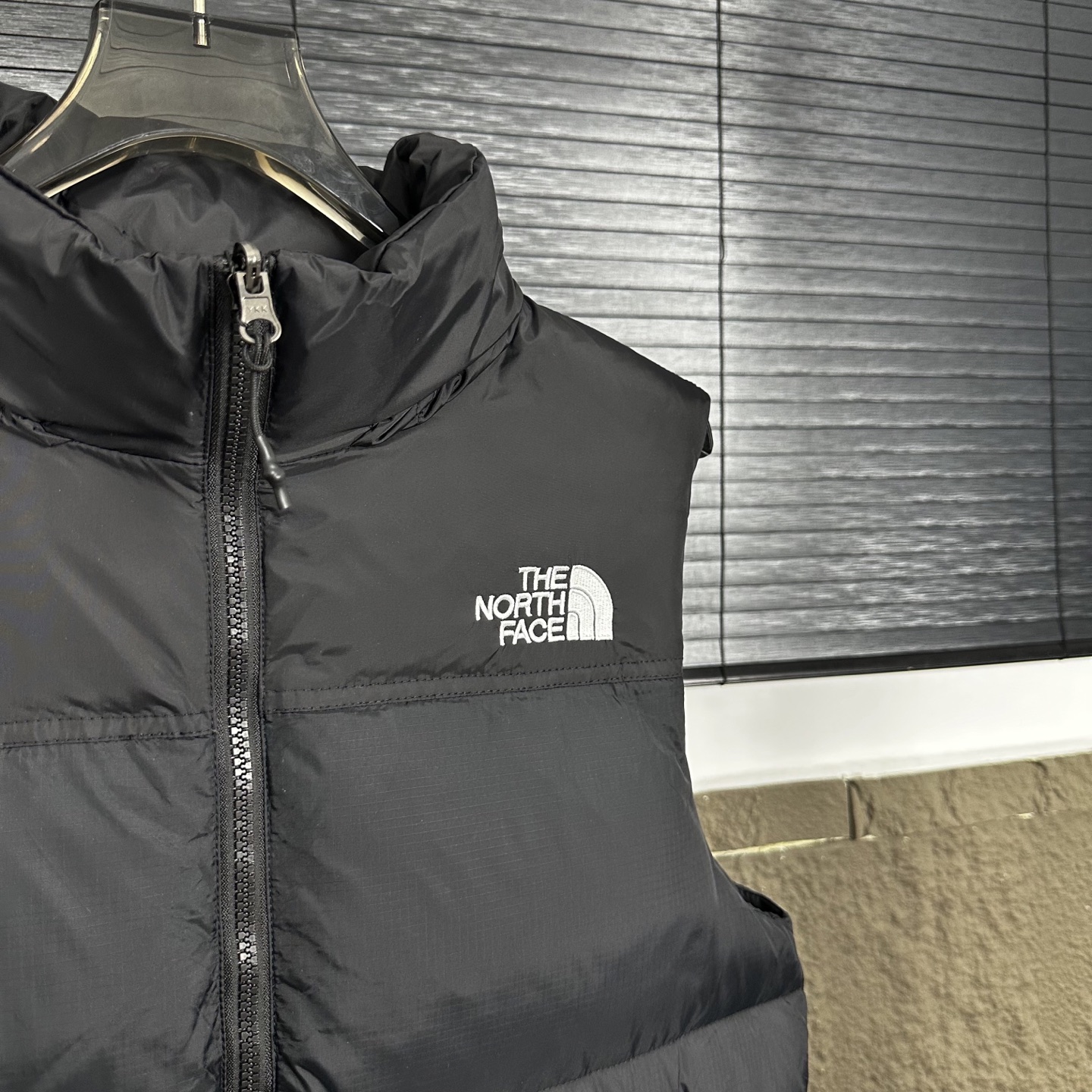 The North Face 1996 ダウンベスト 細格ナイロン 軽量保温 本革仕様