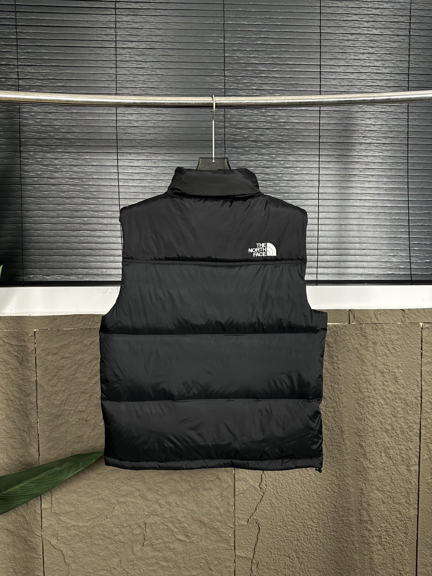 The North Face 1996 ダウンベスト 細格ナイロン 軽量保温 本革仕様