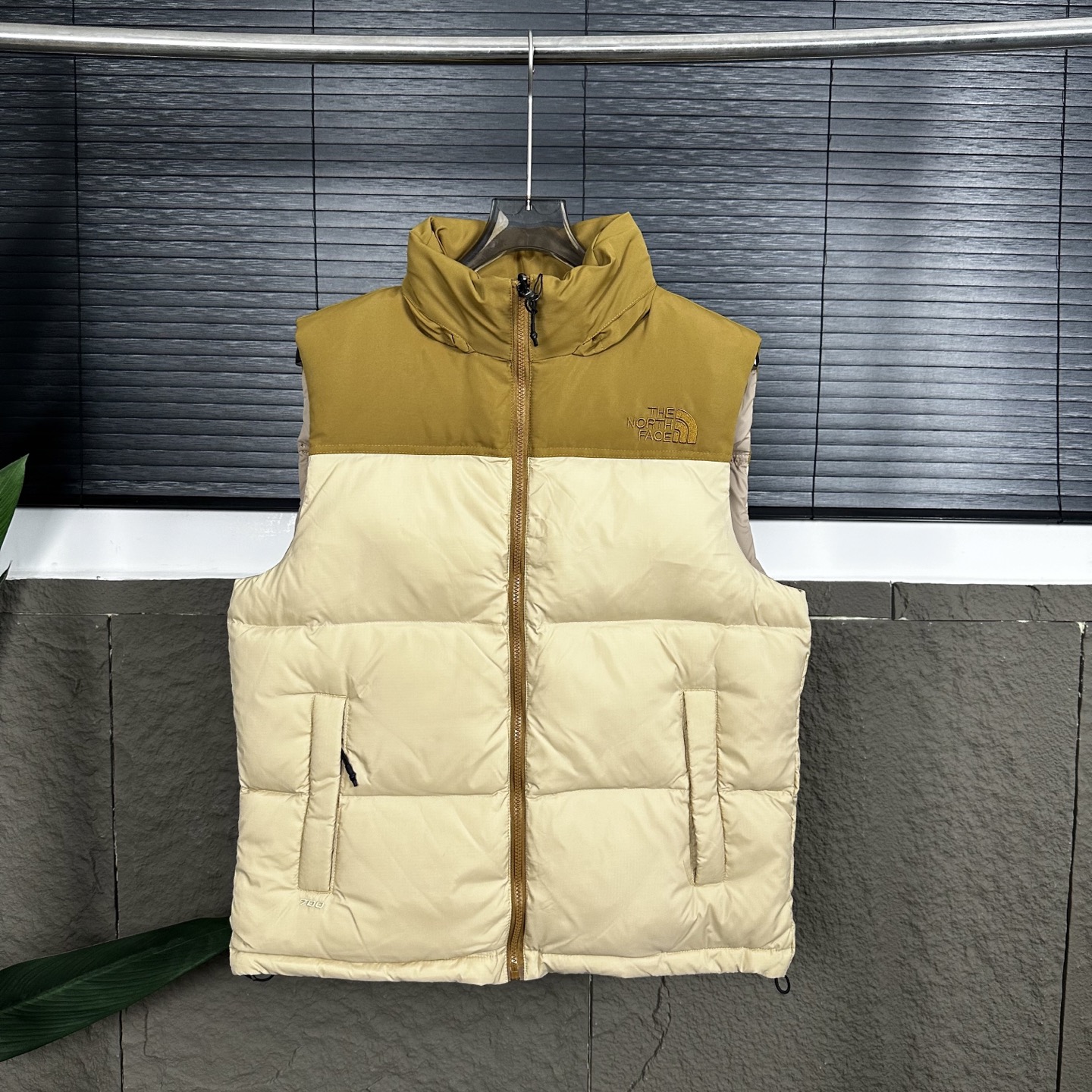 The North Face 1996 ダウンベスト 細格ナイロン 無地 軽量 保温 ブラック 小麦色