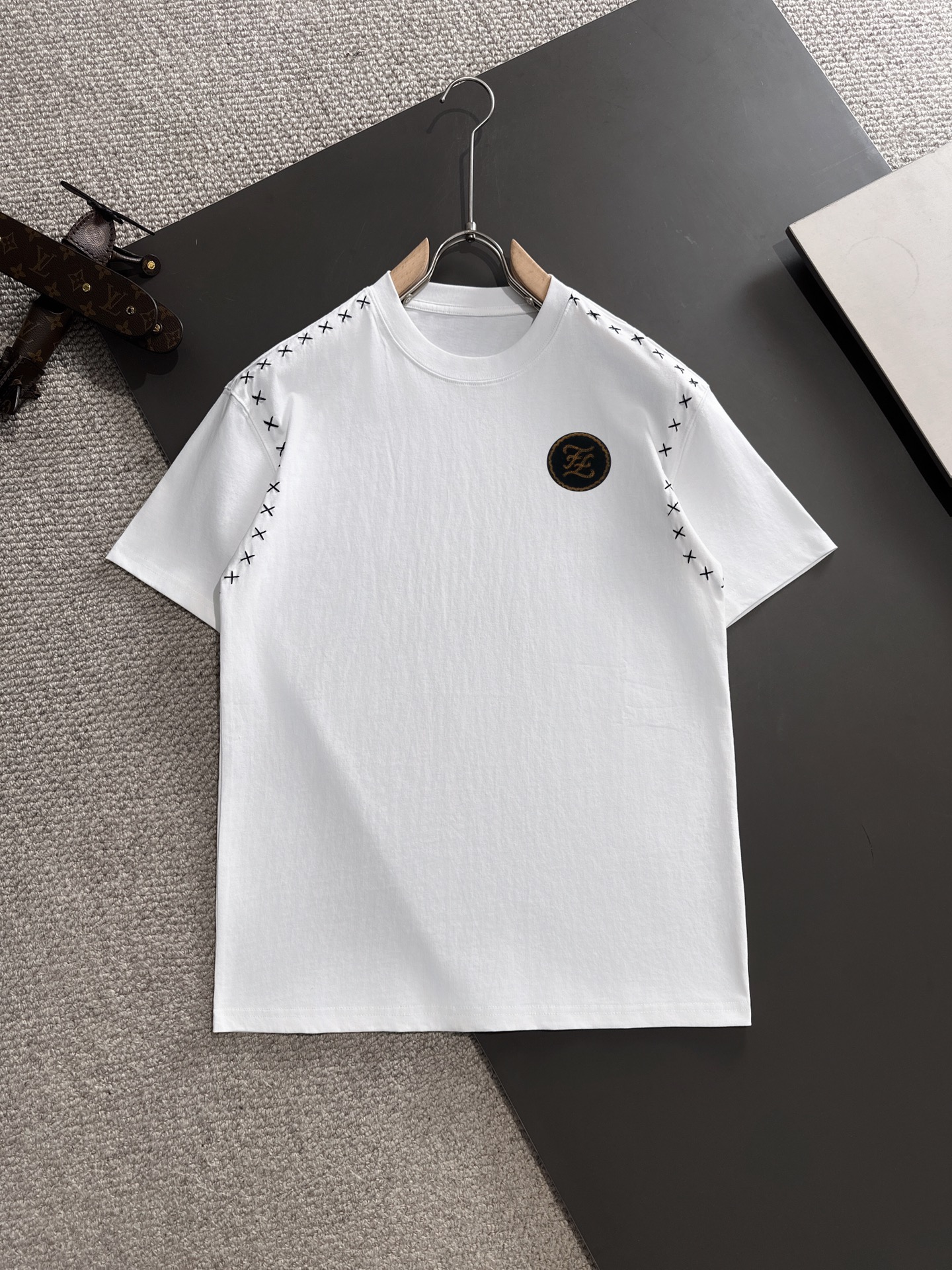 Fendi nueva colección de principios de 2024 (calidad superior, diferente de la imitación) Lanzamiento importante: camis…