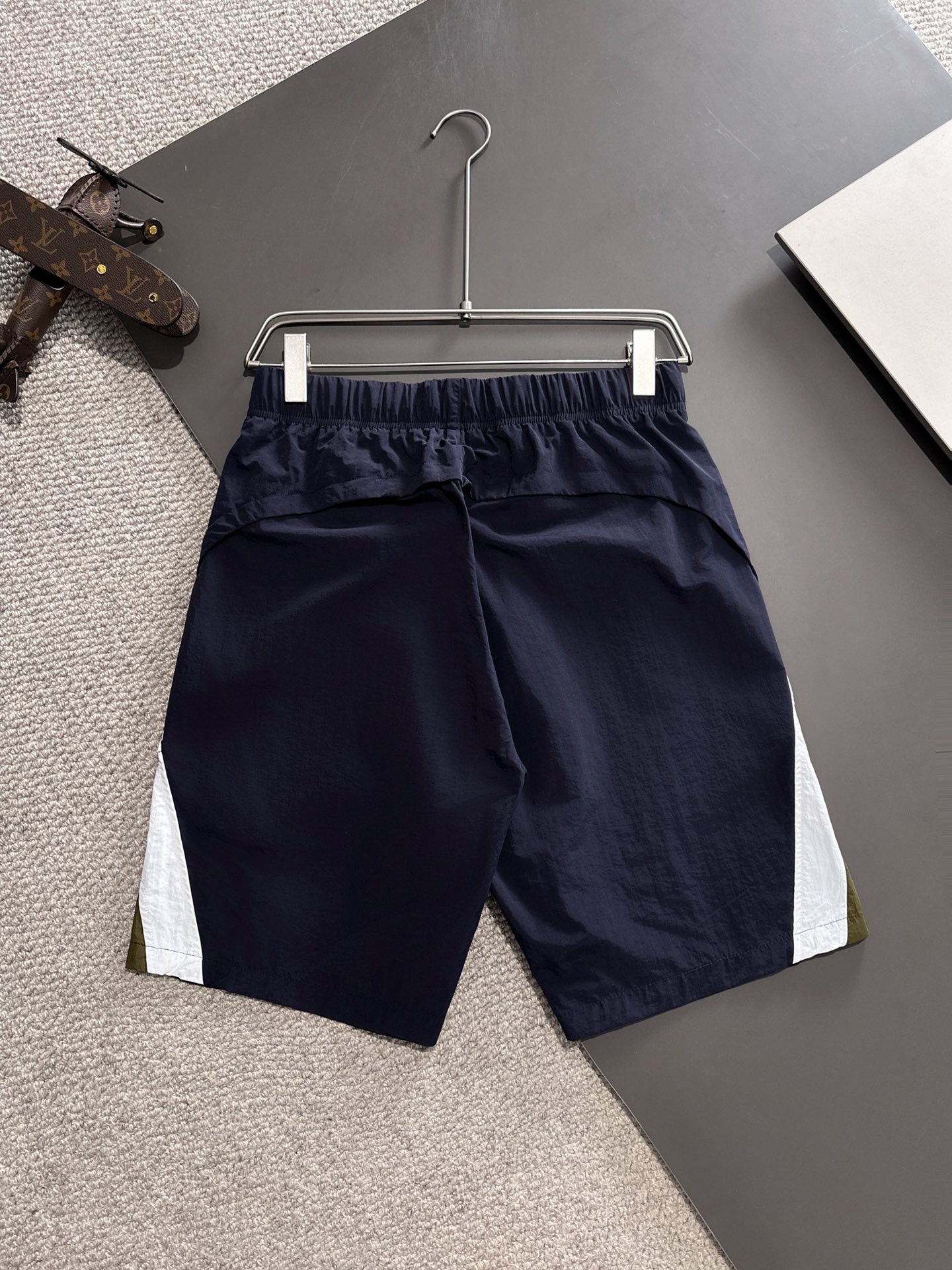 Fendi’s 2024 Spring/Summer Recreational Shorts: High-End Design with Impeccable Detail - 图片 9
