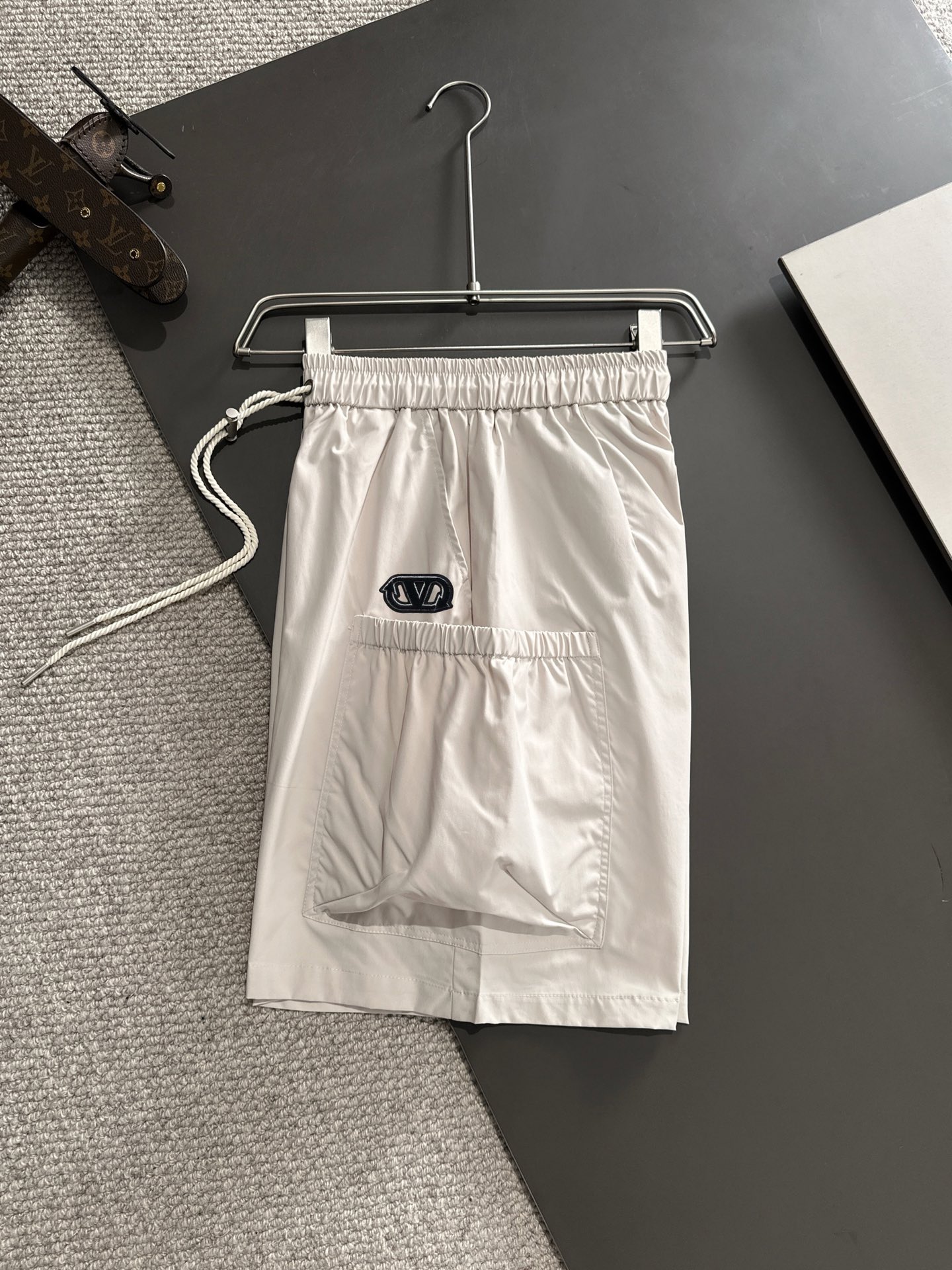Valentino 2024 Spring & Summer High-End Recreational Shorts: Premium Quality & Comfort. - 图片 8
