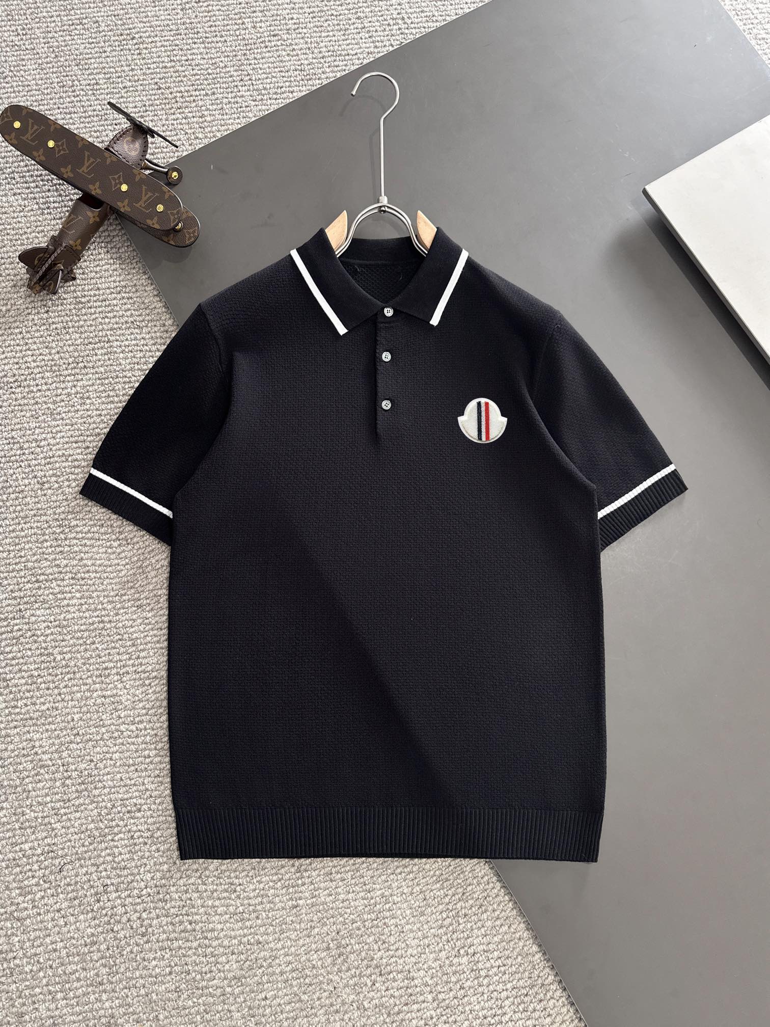 Moncler Kleidung T-Shirt Stickerei Männer Gekämmte Baumwolle Stricken Frühling/Sommer Kollektion Kurzarm