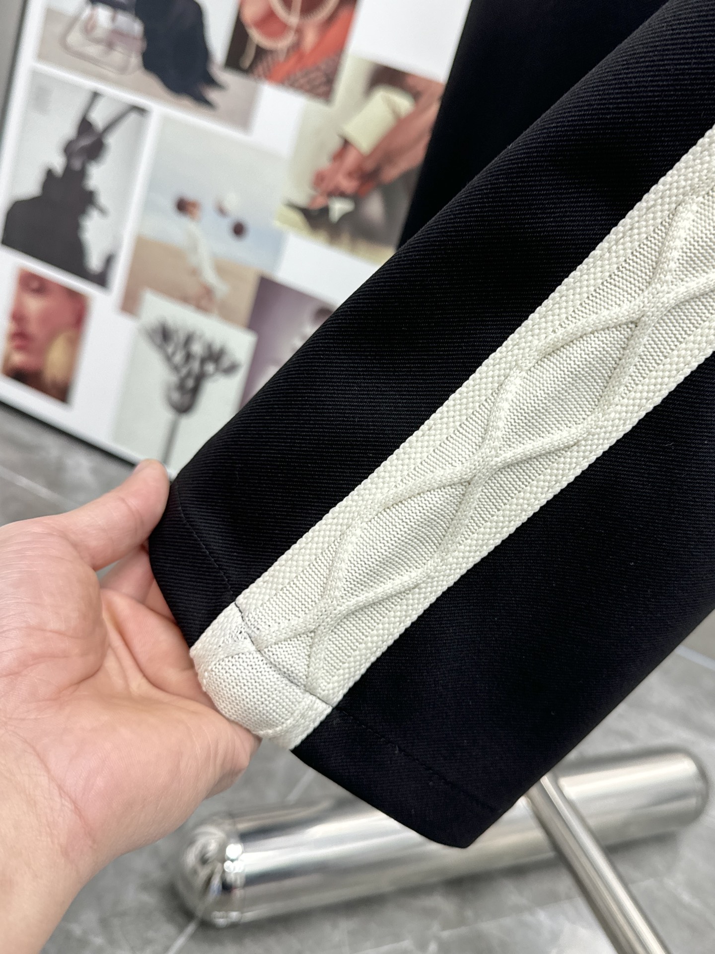 Luxury Louis Vuitton Summer Pants: Golden Logo, High-End Tailored Fabrics, Impeccable Detail - 图片 9