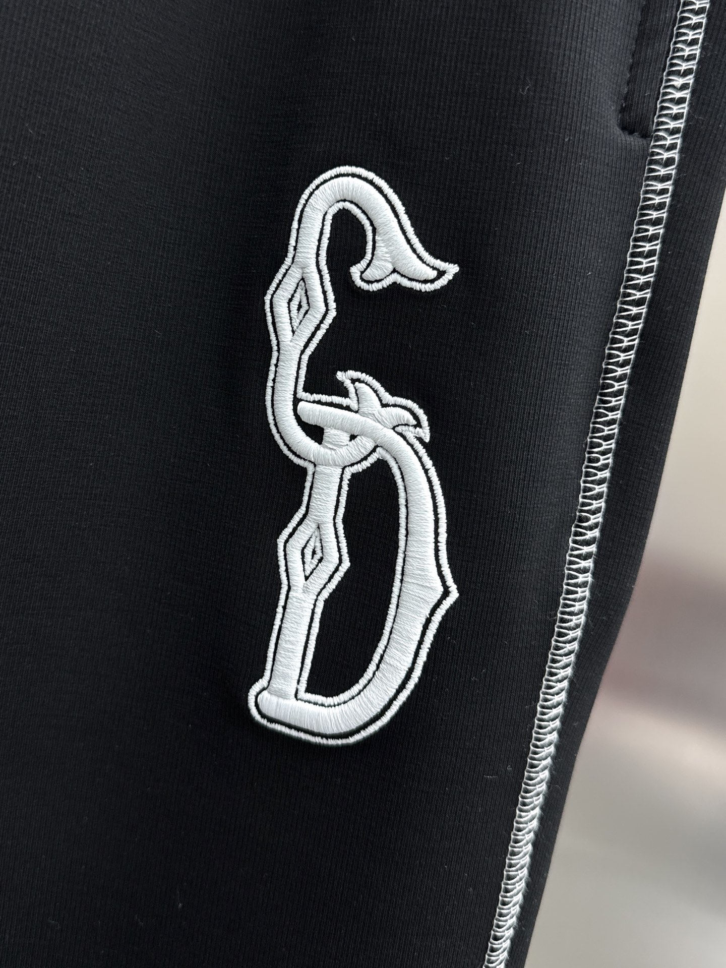 High-End ToU.CD 2025 Loco Pants: Gold Embroidery, Tailor-Made, High Quality - 图片 4