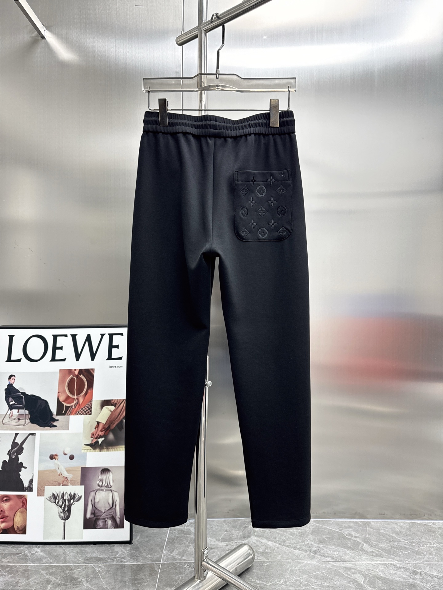 High-End Louis Vuitton Summer Pants: Tailored Fabrics, Impeccable Detail, Brand Design, High Quality - 图片 2