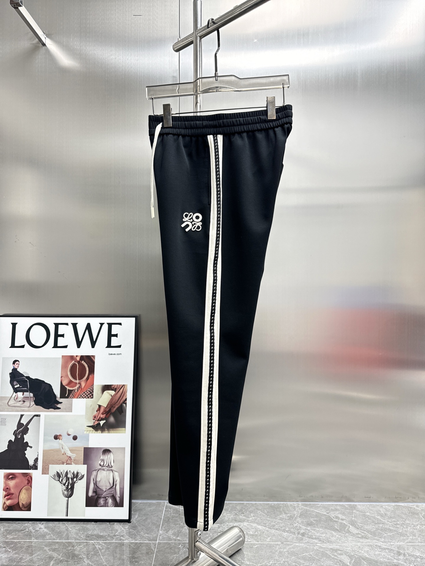 High-End Tou 2025 Spring & Summer Tweak Pants: Impeccable Detail, Air Comfort, Brand Design - 图片 3