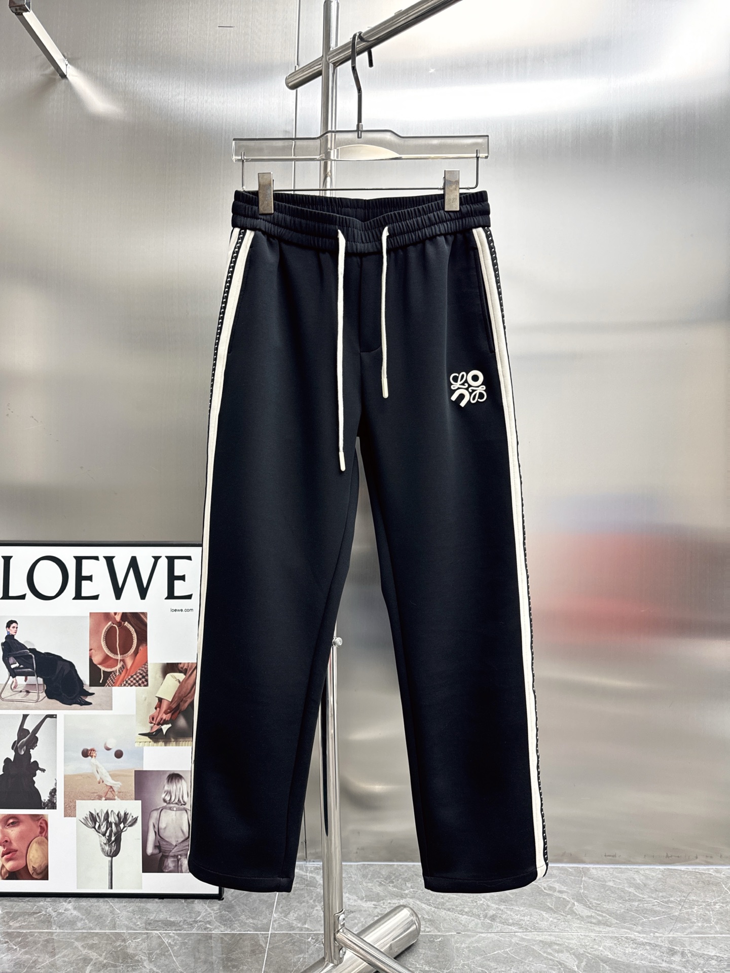 High-End Tou 2025 Spring & Summer Tweak Pants: Impeccable Detail, Air Comfort, Brand Design - 图片 1