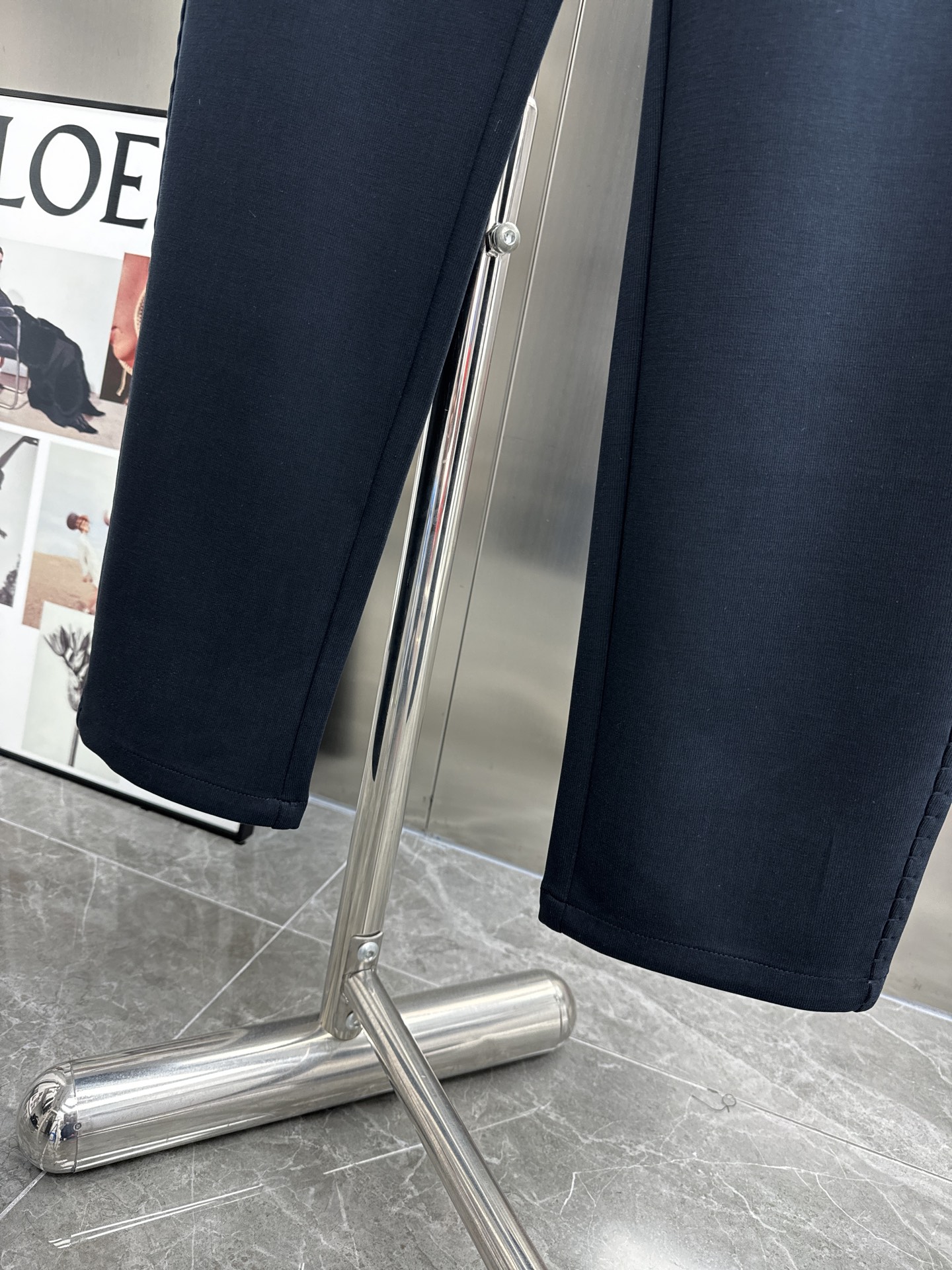 High-End ToU Valentino Spring 2025 Leisure Pants: Golden Embroidery, Tailor-Made, High Quality - 图片 8