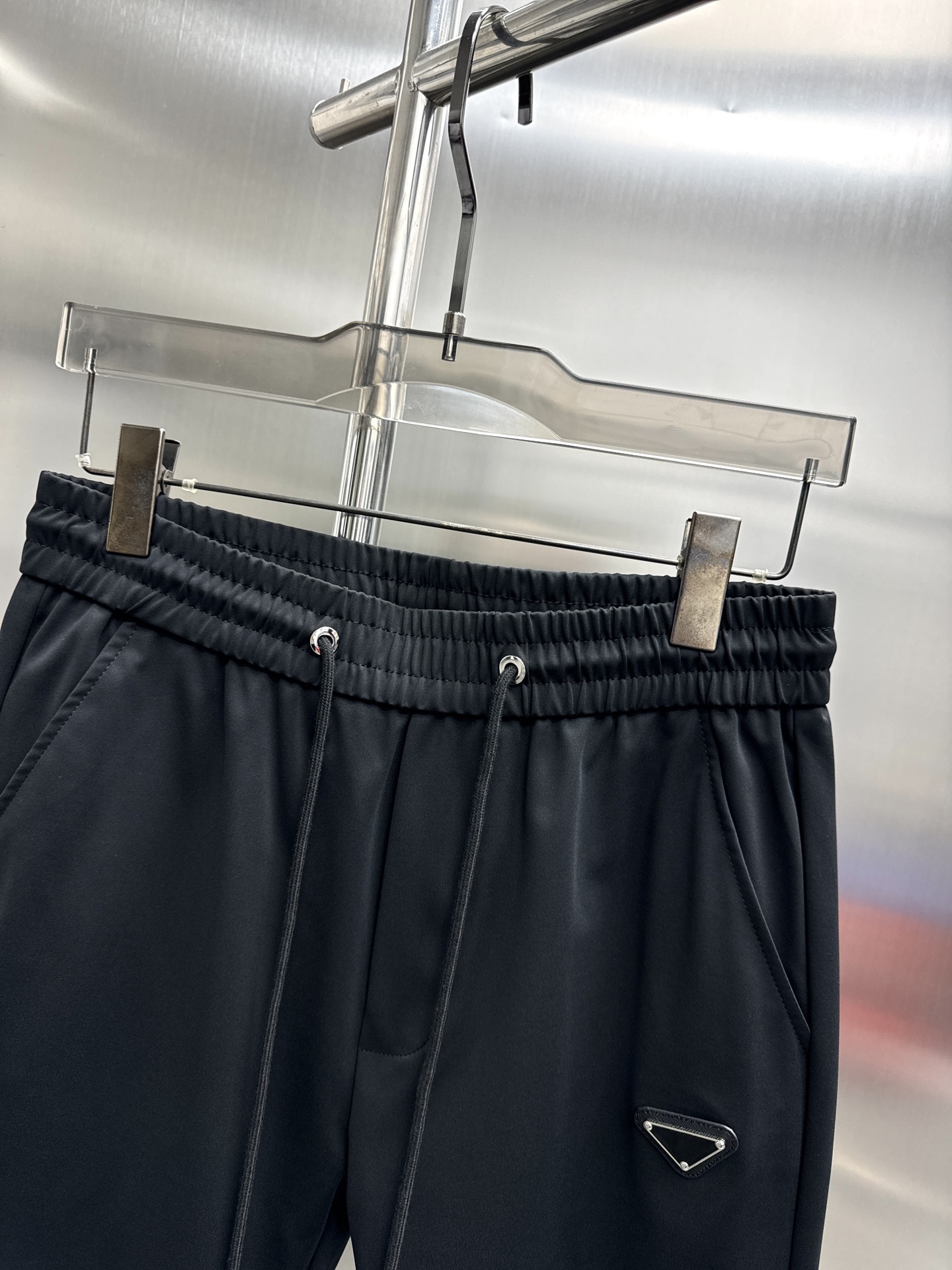 TOU Prada Summer Pants: High-Quality Tailored Design with Brand Elements, Ultimate Comfort - 图片 3