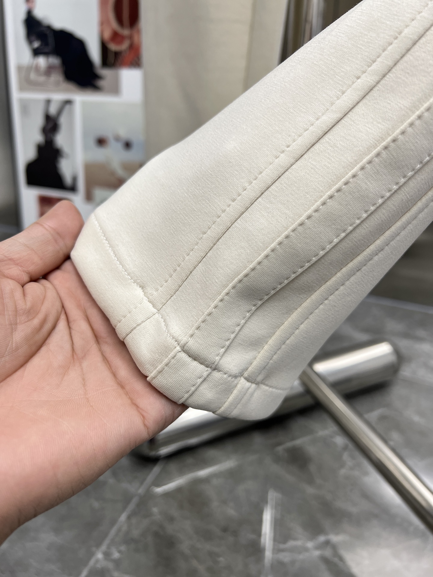 High-End TOU Dior 2025 Leisure Pants: Golden Logo, Tailor-Made, High Quality - 图片 9
