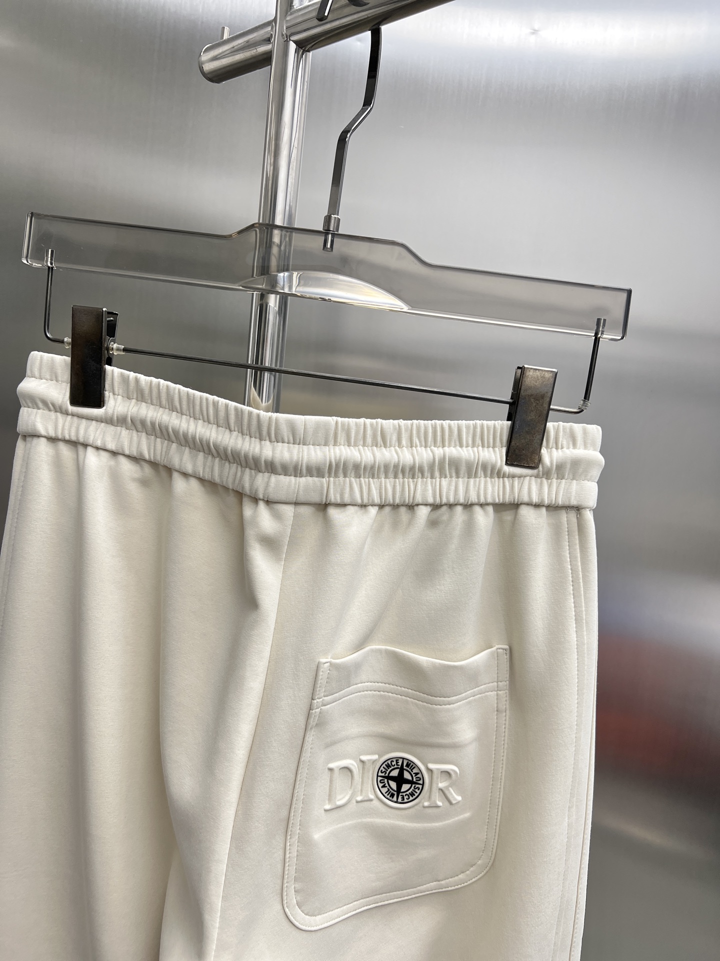 High-End TOU Dior 2025 Leisure Pants: Golden Logo, Tailor-Made, High Quality - 图片 6