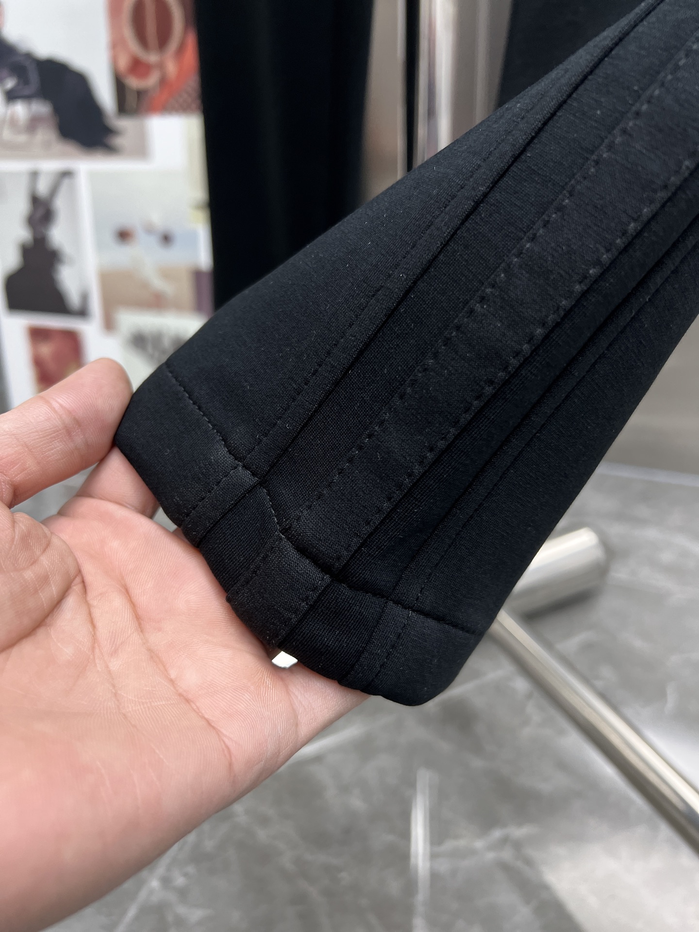 High-End TOU Dior 2025 Leisure Pants with Golden Embroidery Logo and Tailor-Made Faceware - 图片 9