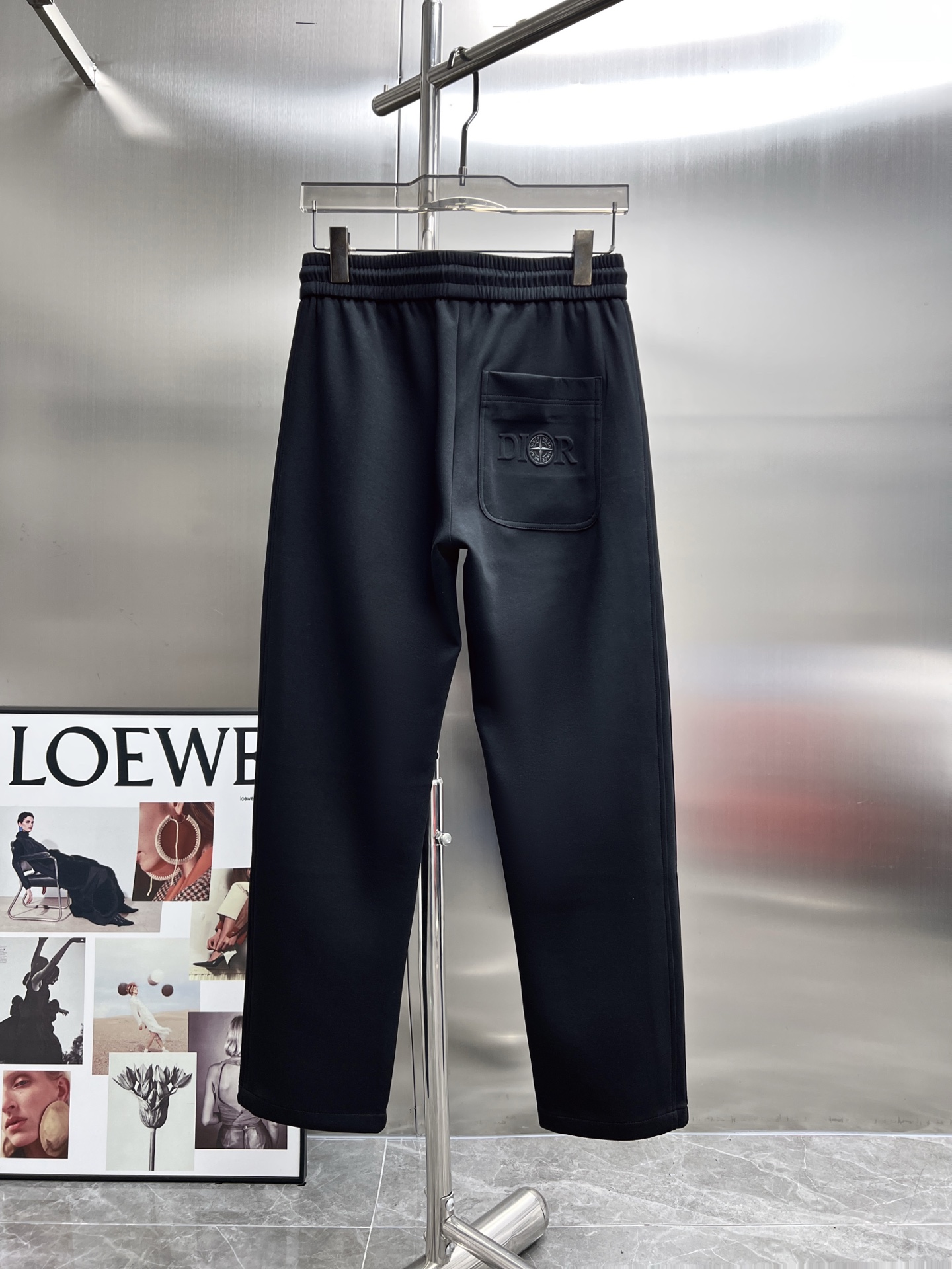 High-End TOU Dior 2025 Leisure Pants with Golden Embroidery Logo and Tailor-Made Faceware - 图片 2