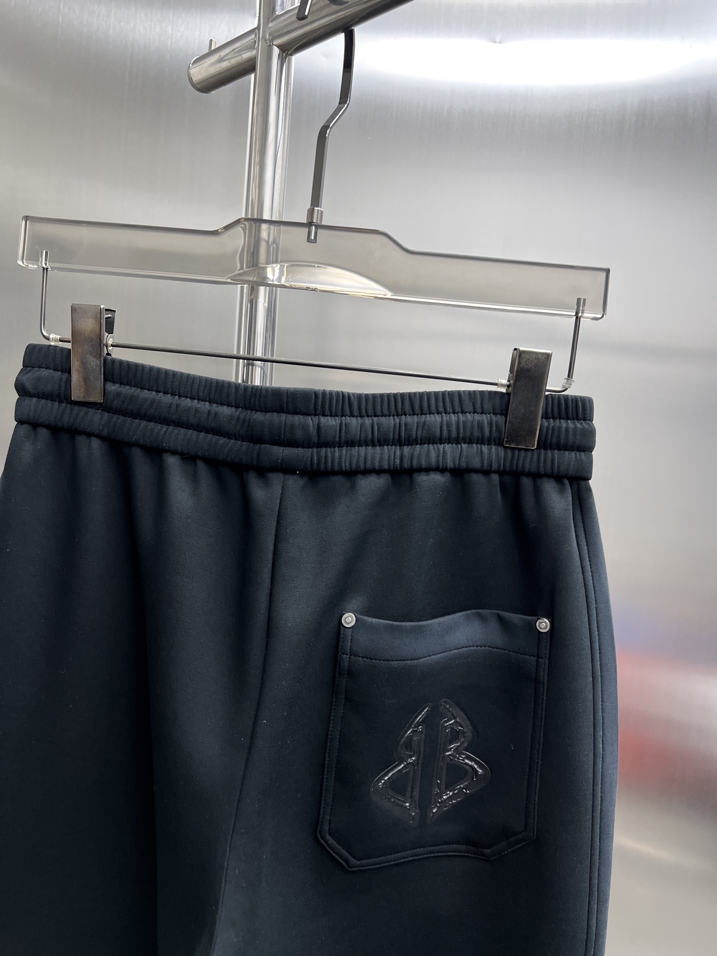 “Paris Family 2025 Spring & Summer Collection: High-End Tailored Fabrics & Impeccable Details” - 图片 6