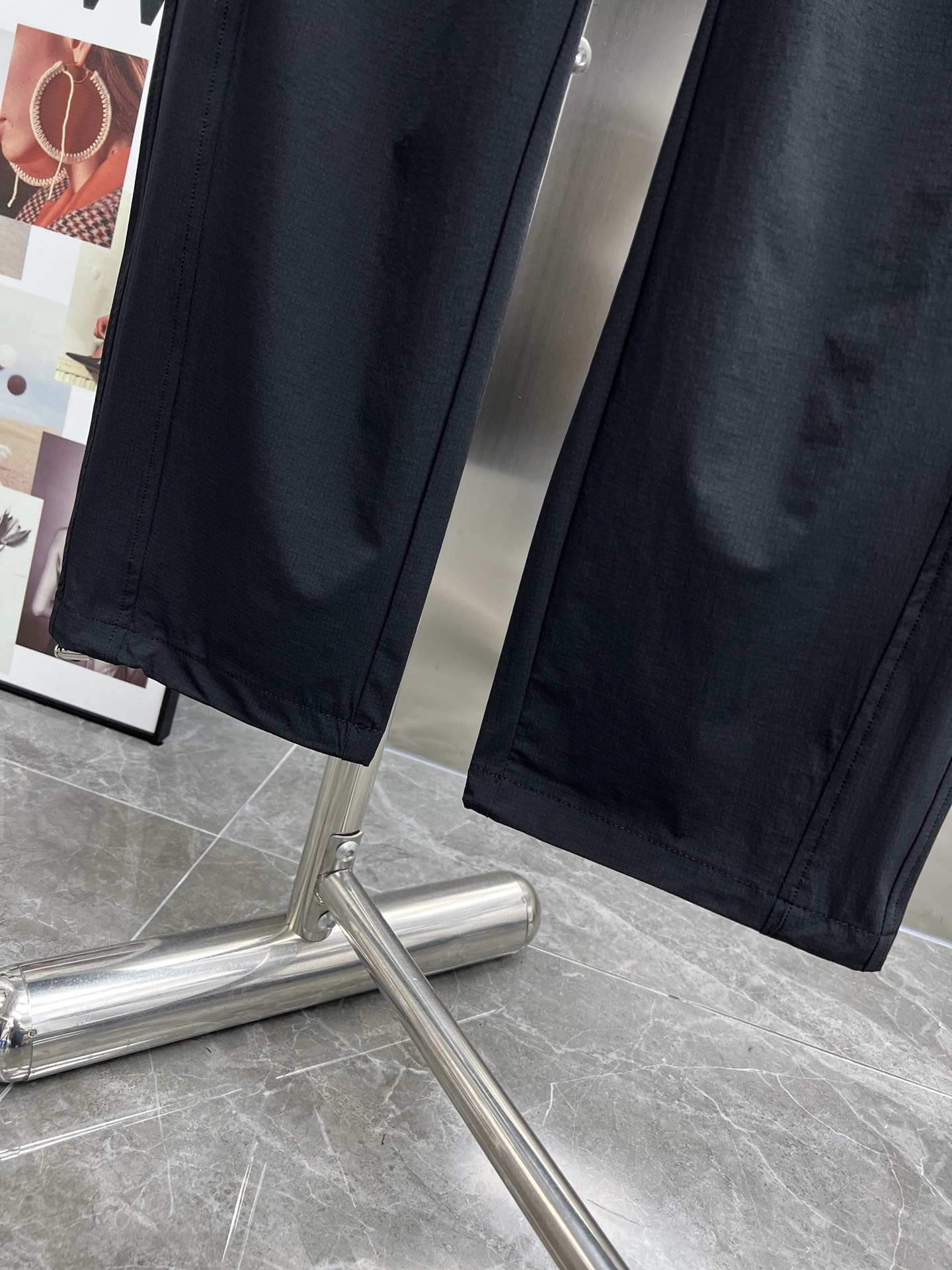 “High-End Spring 2025 Leisure Pants: Tailored Luxury with Impeccable Detail and Comfort” - 图片 8