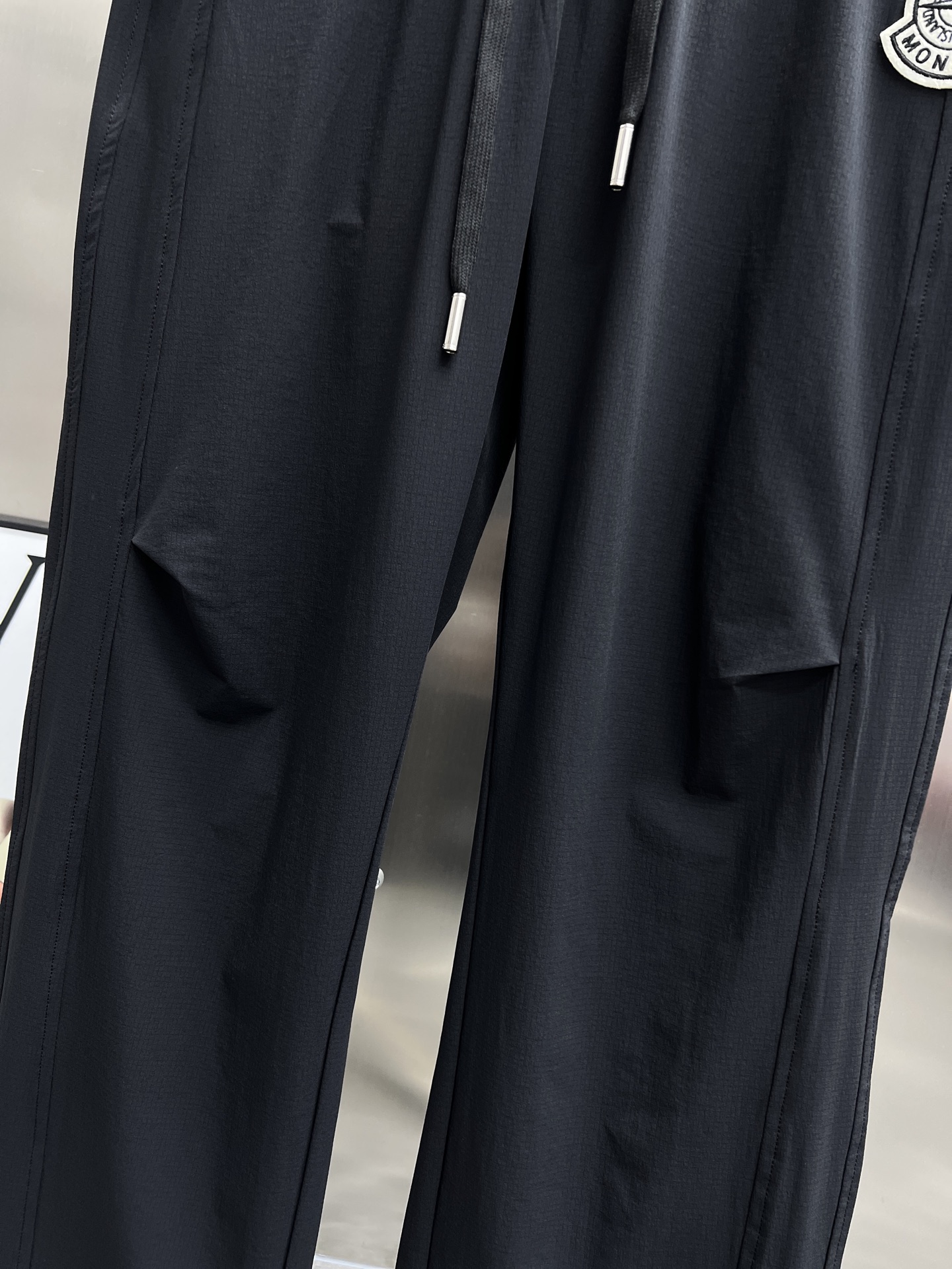 “High-End Spring 2025 Leisure Pants: Tailored Luxury with Impeccable Detail and Comfort” - 图片 7