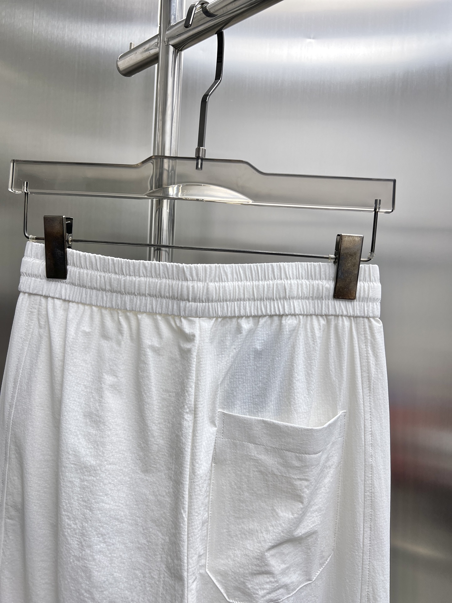 Luxury Gold Card Design: Tou Mouth Spring 2025 Leisure Pants with Tailored Comfort - 图片 5