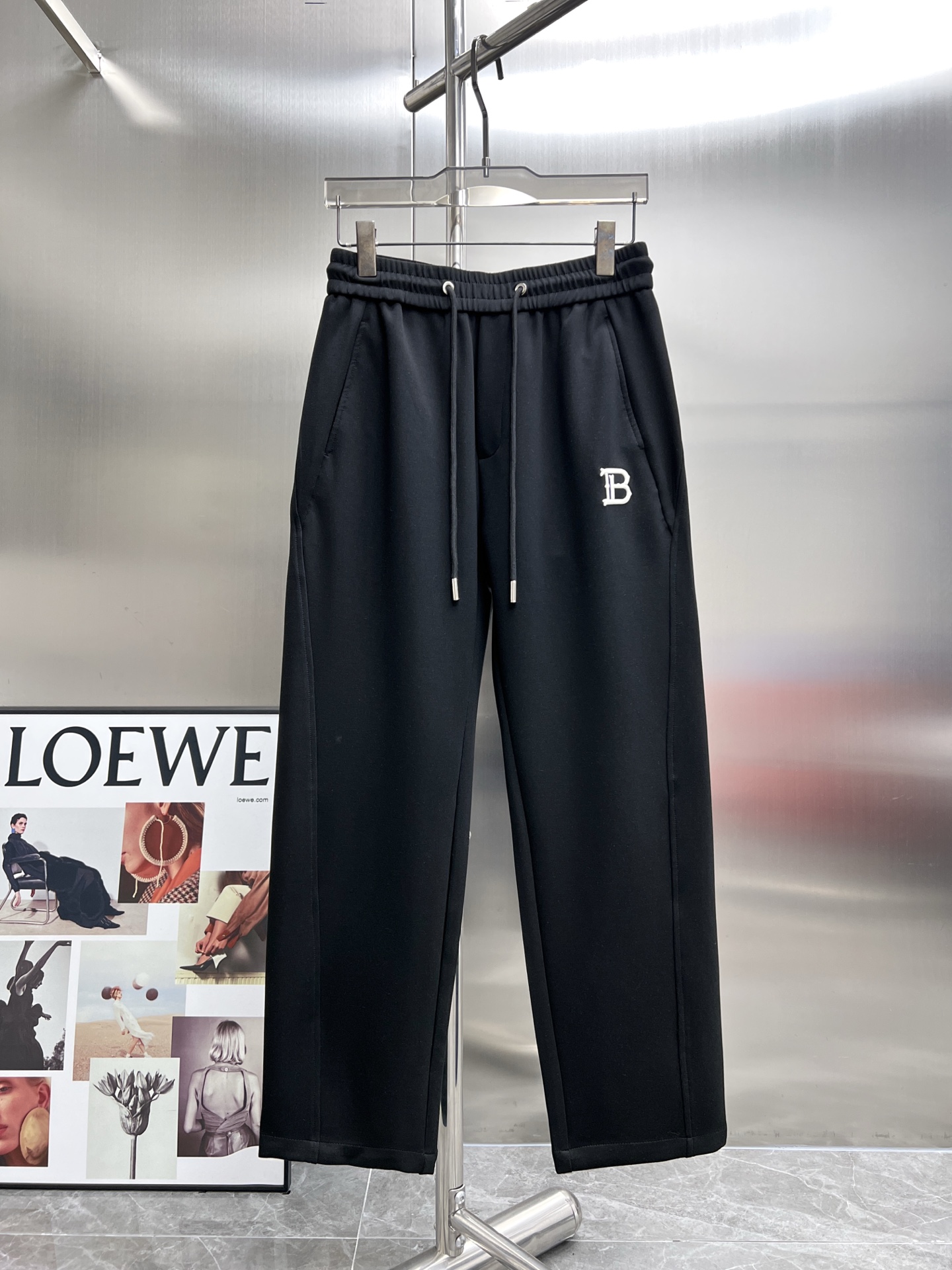 High-End Golden Embroidery Recreational Pants: Tailored for Style and Comfort