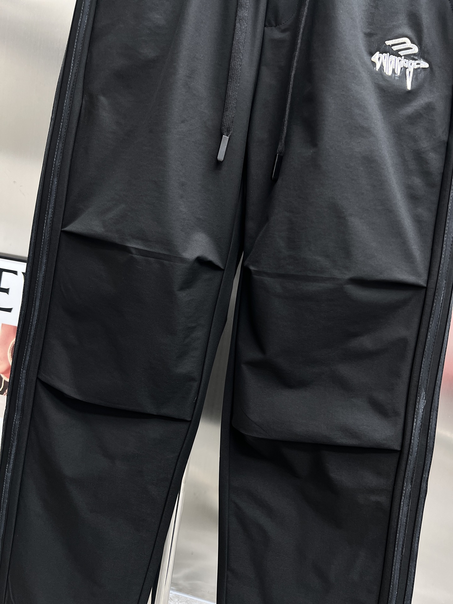 High-End Golden Embroidered Recreational Pants: 2025 Spring/Summer Collection - 图片 7