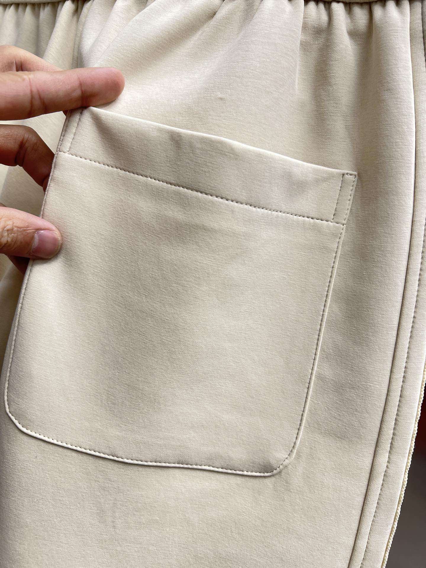 Loewe 休闲裤服装,loewe 8 Loewe 休闲裤服装,loewe 8