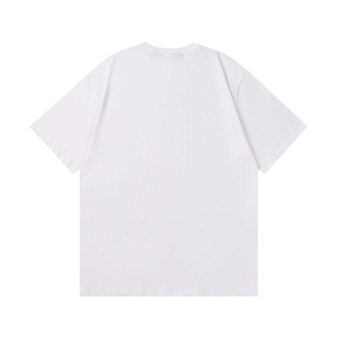 High-Quality Custom T-Shirt with Fog Stamp Design in White and Black - 图片 3