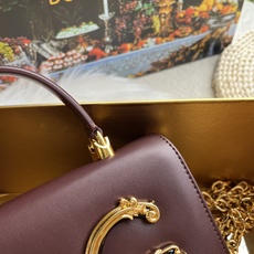 【Dolce & Gabbana 杜嘉班纳】❤️新款。款号:9111原单 ➰细腻手工制造 👏🏻采用进口牛皮👍🙅包身顶 【Dolce & Gabbana 杜嘉班纳】❤️新款。款号:9111原单 ➰细腻手工制造 👏🏻采用进口牛皮👍🙅包身顶