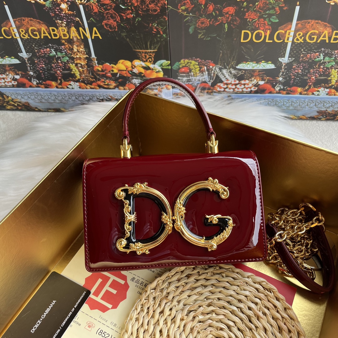 【Dolce & Gabbana 杜嘉班纳】❤️新款。款号：9111漆皮 原单   ➰细腻手工制造 👏🏻采用进口牛皮👍🙅