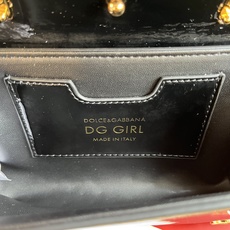 【Dolce & Gabbana 杜嘉班纳】❤️新款。款号:9111漆皮 原单 ➰细腻手工制造 👏🏻采用进口牛皮👍🙅 【Dolce & Gabbana 杜嘉班纳】❤️新款。款号:9111漆皮 原单 ➰细腻手工制造 👏🏻采用进口牛皮👍🙅