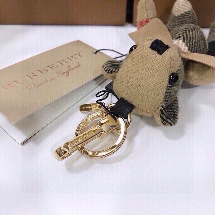 Burberry Velvet Teddy Bear with Key Buttons, $179 Original Picture. - 图片 8