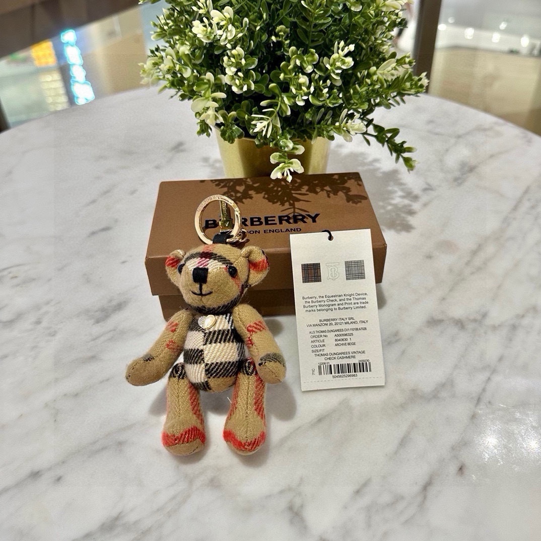 Burberry Velvet Teddy Bear Keychain: High-Quality, Symmetrical Design, Soft Fabric, Toxic-Free Filling - 图片 2