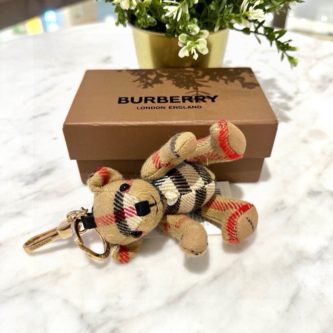 Burberry Velvet Teddy Bear Keychain: High-Quality, Symmetrical Design, Soft Fabric, Toxic-Free Filling - 图片 8