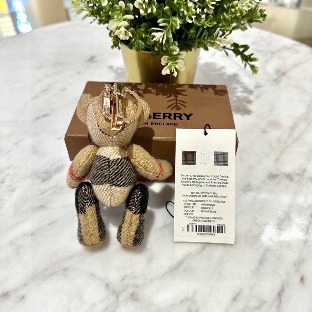 Burberry Teddy Bear with Velvet and Key Buttons on Sale Now - 图片 4