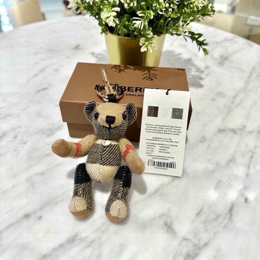 Burberry Teddy Bear with Velvet and Key Buttons on Sale Now - 图片 2