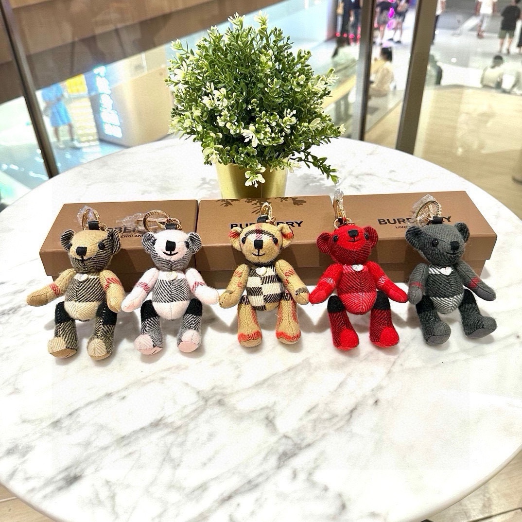 Burberry Teddy Bear with Velvet and Key Buttons on Sale Now - 图片 1