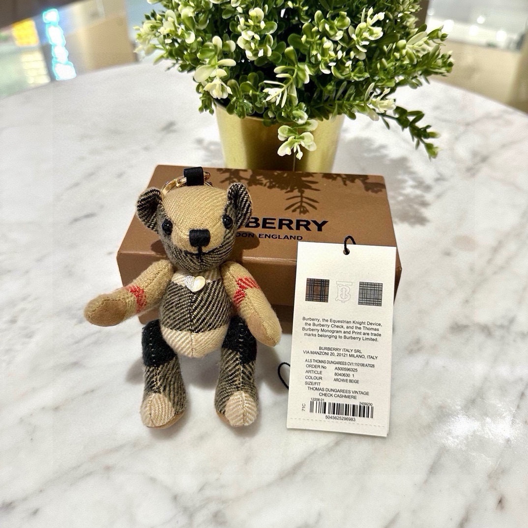 Burberry Teddy Bear with Velvet and Key Buttons on Sale Now - 图片 3