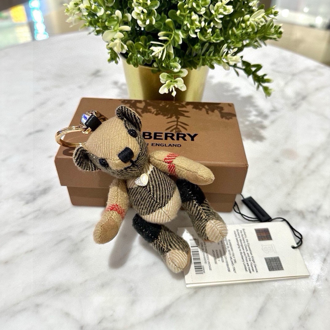 Burberry Teddy Bear with Velvet and Key Buttons on Sale Now - 图片 5