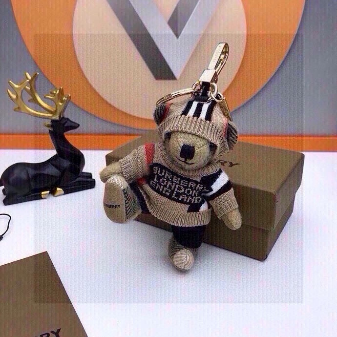 “Burberry Velvet Teddy Bear with Key Button in Original Packaging” - 图片 5