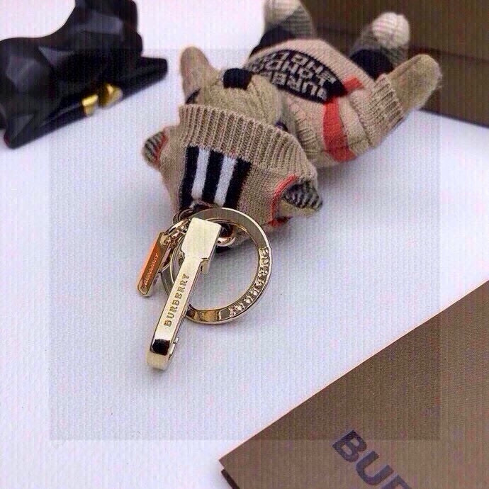 “Burberry Velvet Teddy Bear with Key Button in Original Packaging” - 图片 8